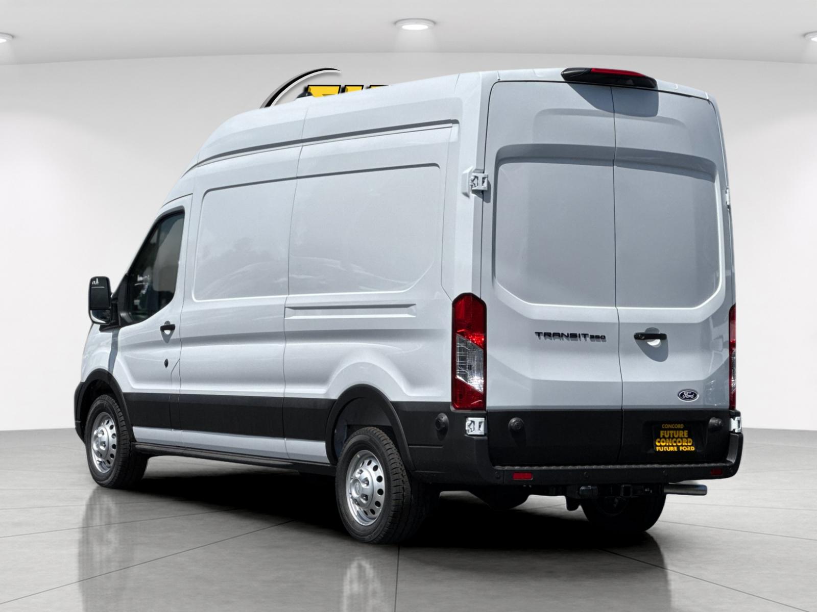 New 2026 Oxford White Ford Cargo Van image 5