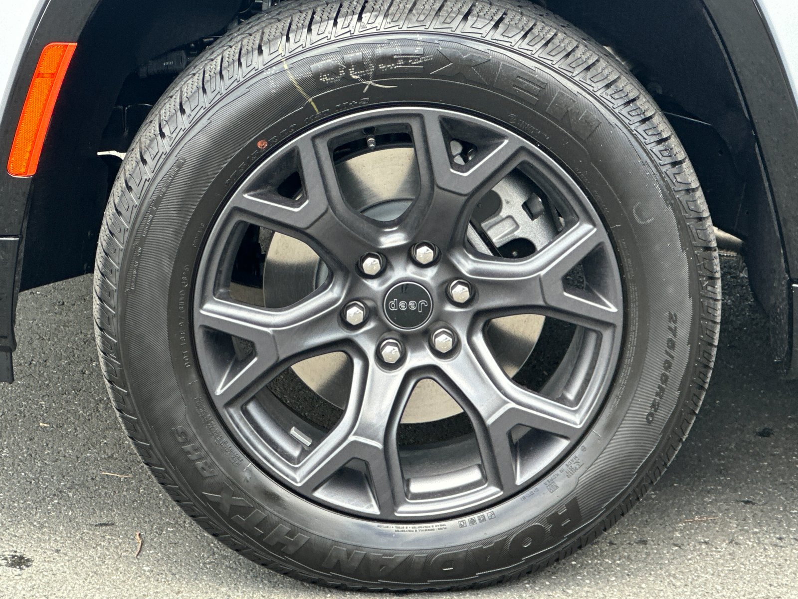 New 2026 Silver-Zynith Exterior Paint Jeep Limited Altitude image 26