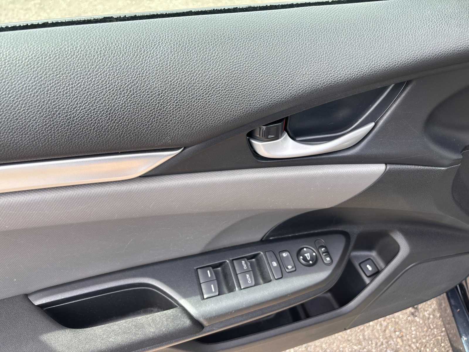 Used 2018 Aegean Blue Metallic Honda LX image 12