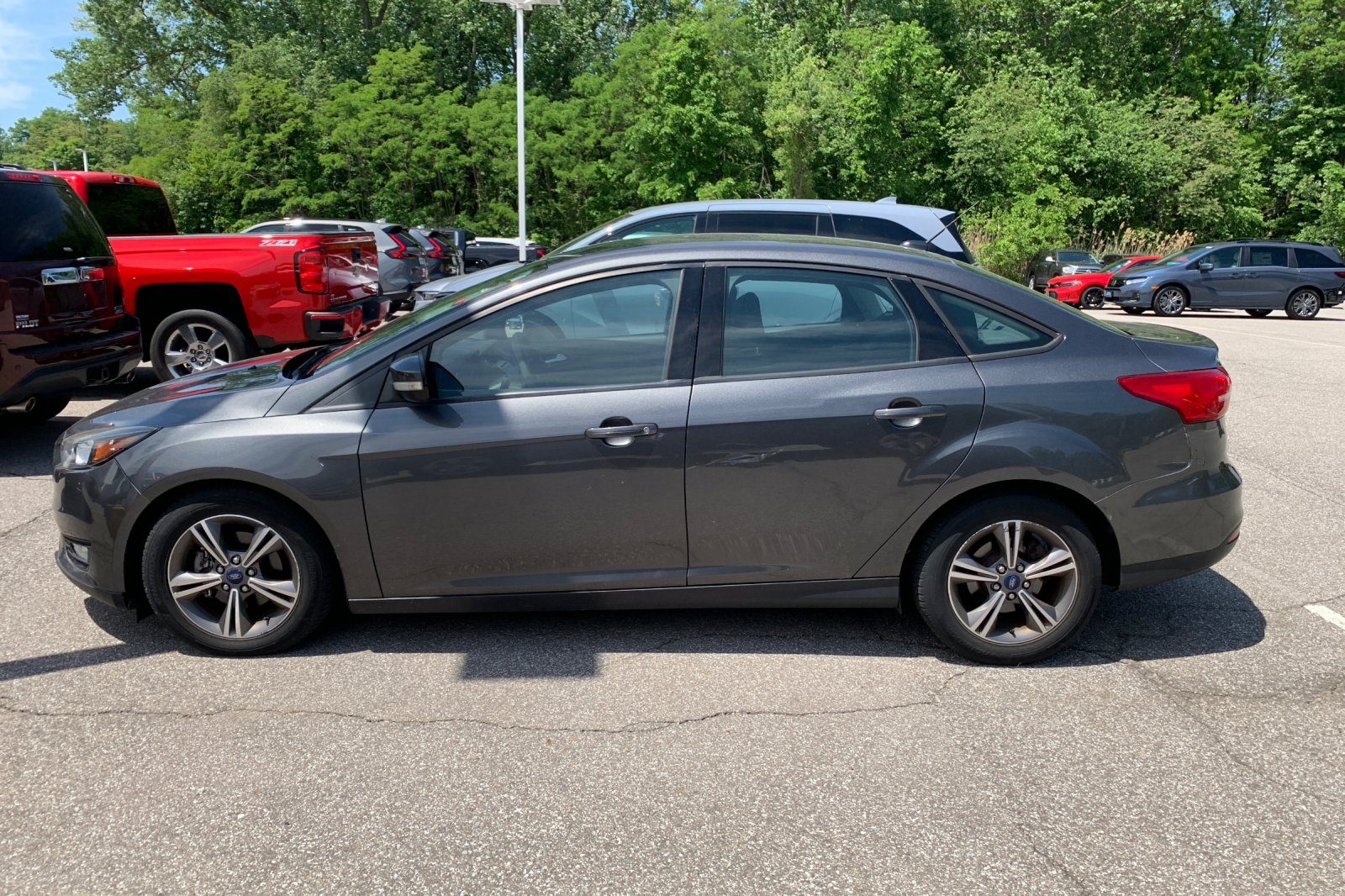 Used 2017 Ford Focus SE with VIN 1FADP3FE7HL328291 for sale in Michigan City, IN
