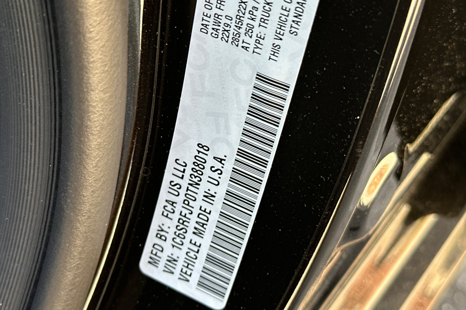 New 2026 Diamond Black Crystal Pearl-Coat Exterior Paint RAM Laramie image 27