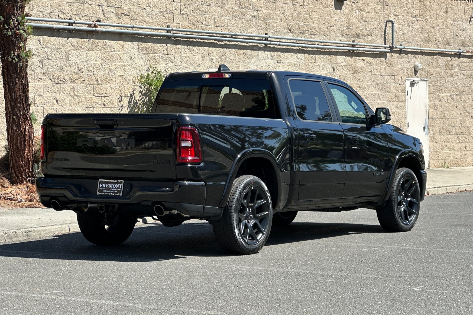 New 2026 Diamond Black Crystal Pearl-Coat Exterior Paint RAM Laramie image 3