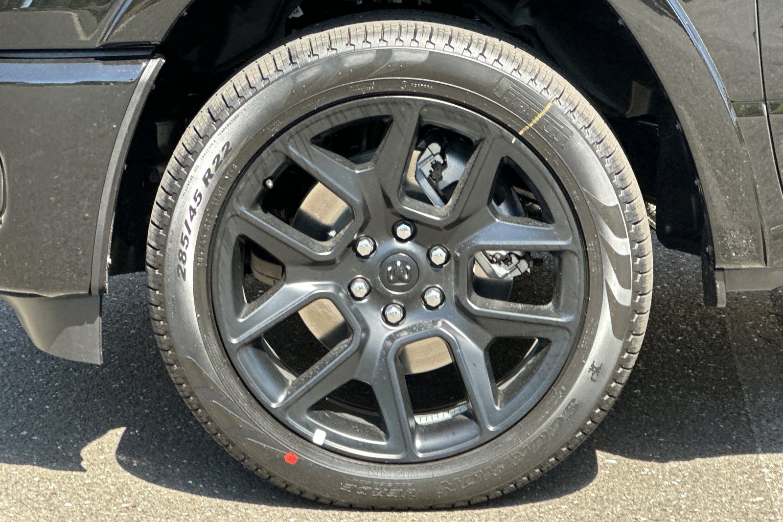 New 2026 Diamond Black Crystal Pearl-Coat Exterior Paint RAM Laramie image 24