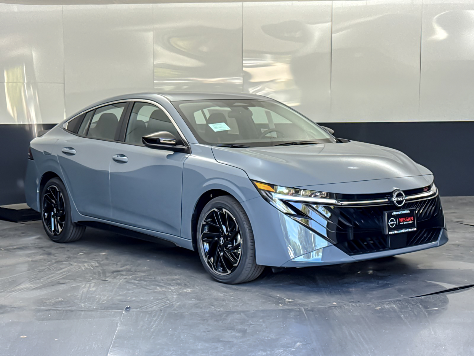 2026 Nissan Sentra SR CVT's photo