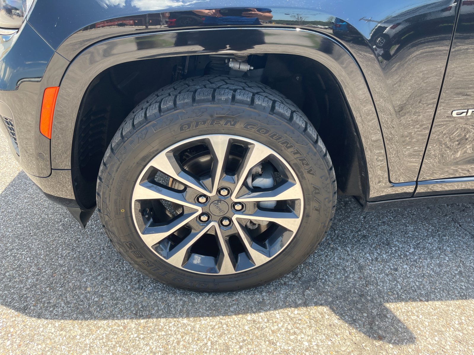 Used 2022 Diamond Black Crystal Pearlcoat Jeep Overland image 33