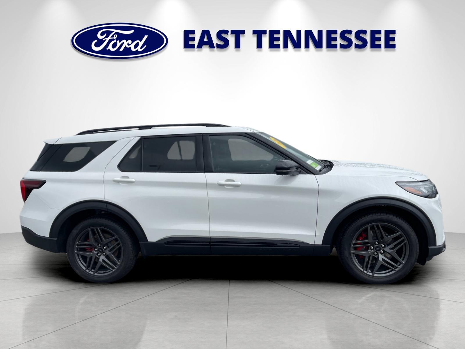 New 2026 Star White Metallic Tri-Coat Ford ST image 2