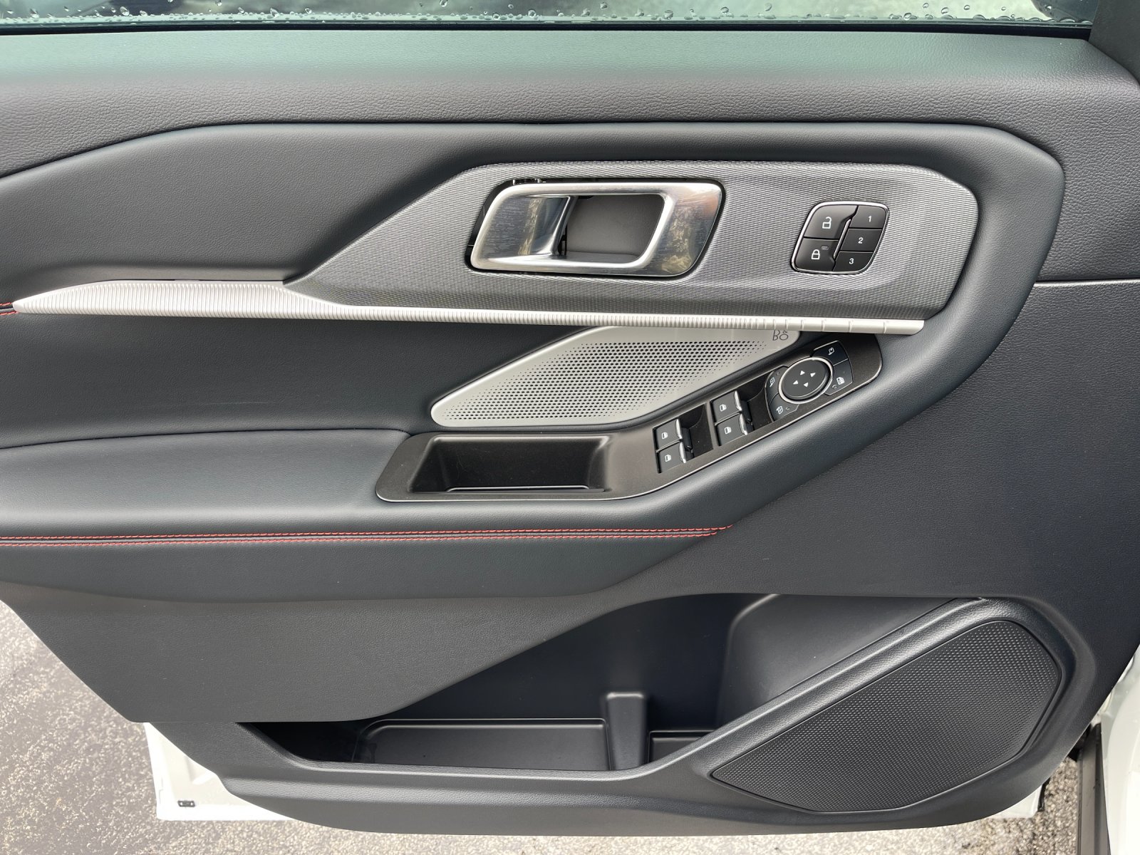 New 2026 Star White Metallic Tri-Coat Ford ST image 11