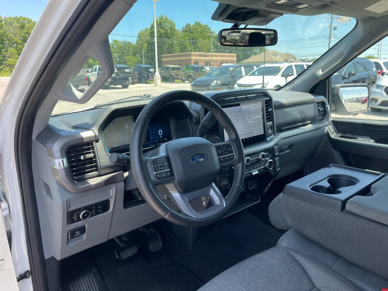 Used 2024  Ford XLT image 11
