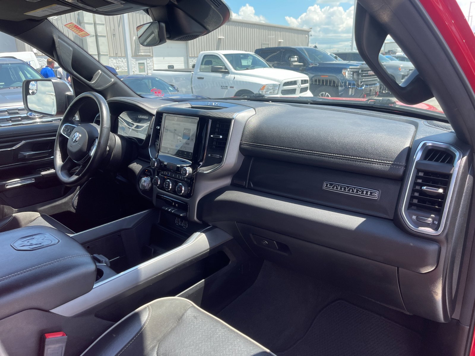 2024 RAM Ram 1500 Pickup Laramie - Photo 17