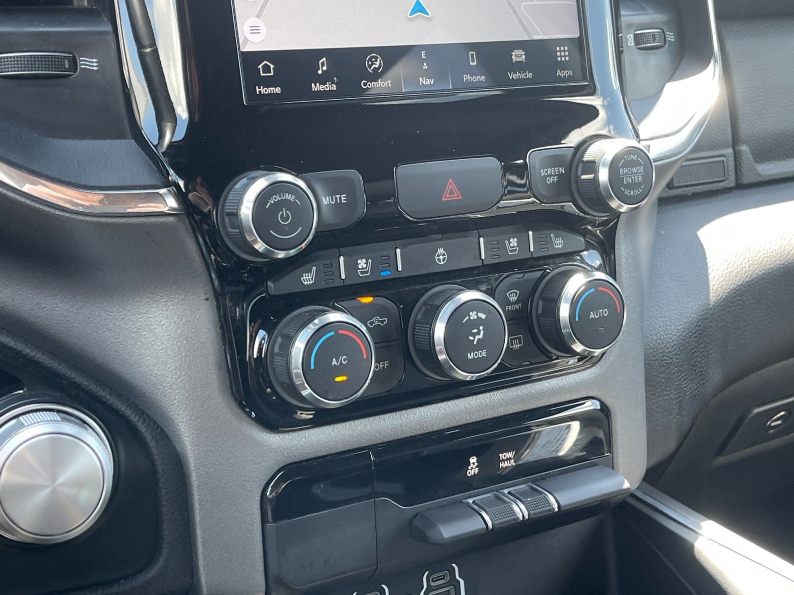 2024 RAM Ram 1500 Pickup Laramie - Photo 22