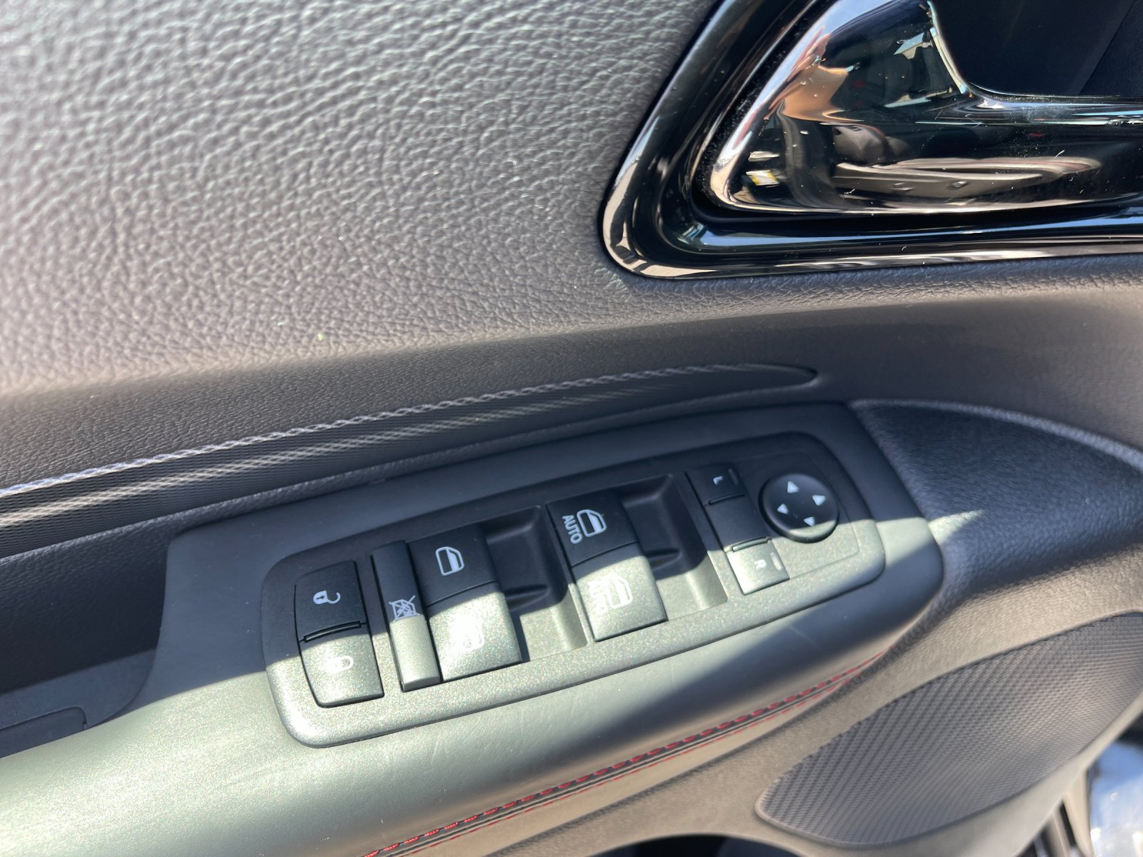 Used 2025  Dodge R/T image 13