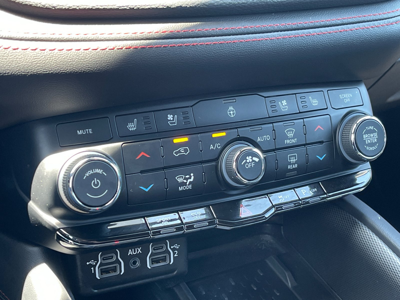 Used 2025  Dodge R/T image 25