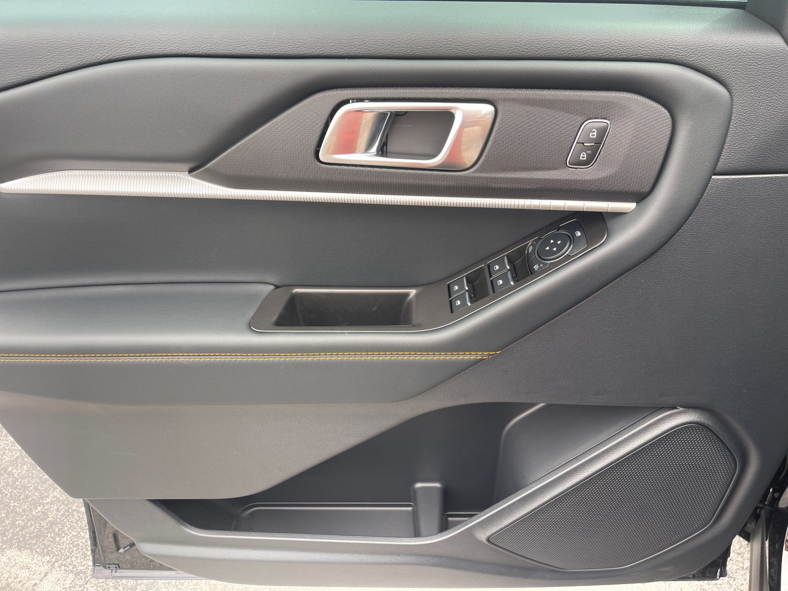 New 2026 Agate Black Metallic Ford Tremor image 11