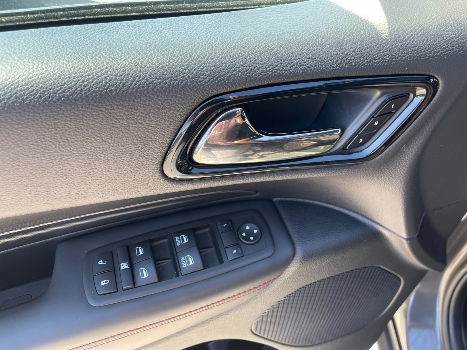 Used 2025  Dodge R/T image 13