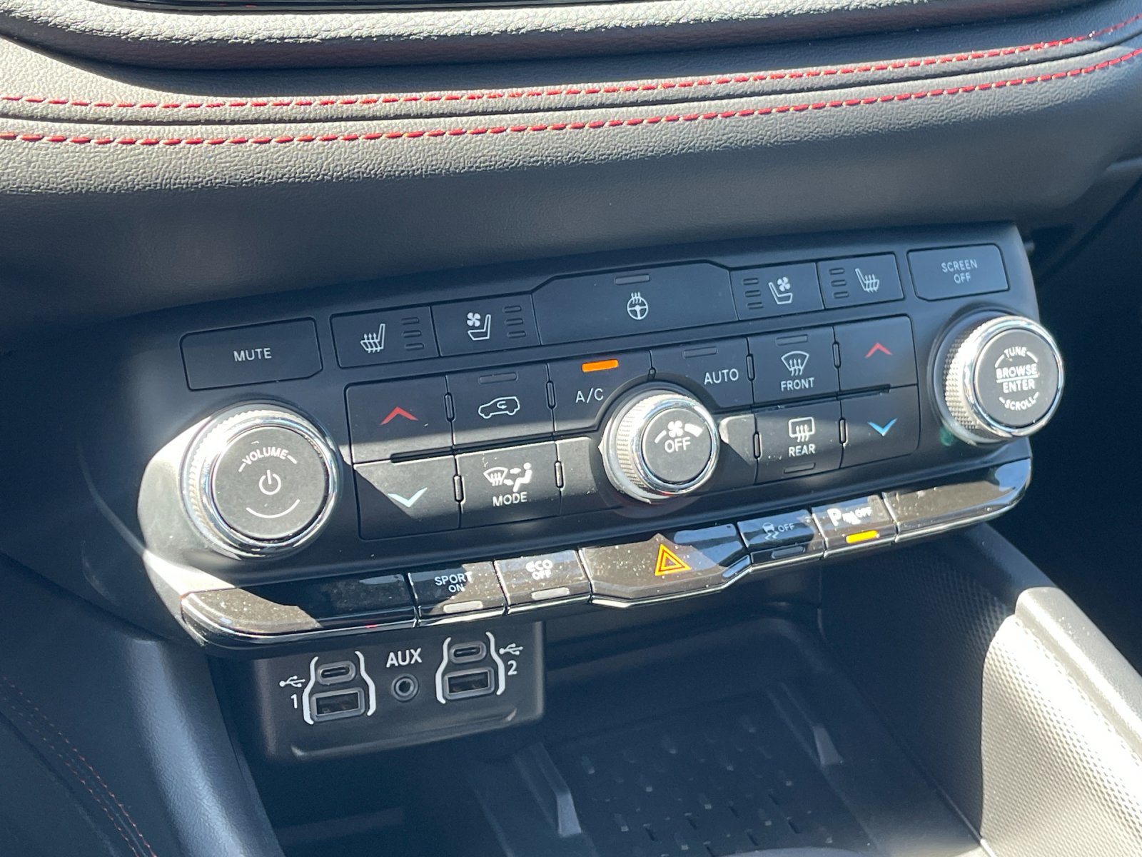 Used 2025  Dodge R/T image 25