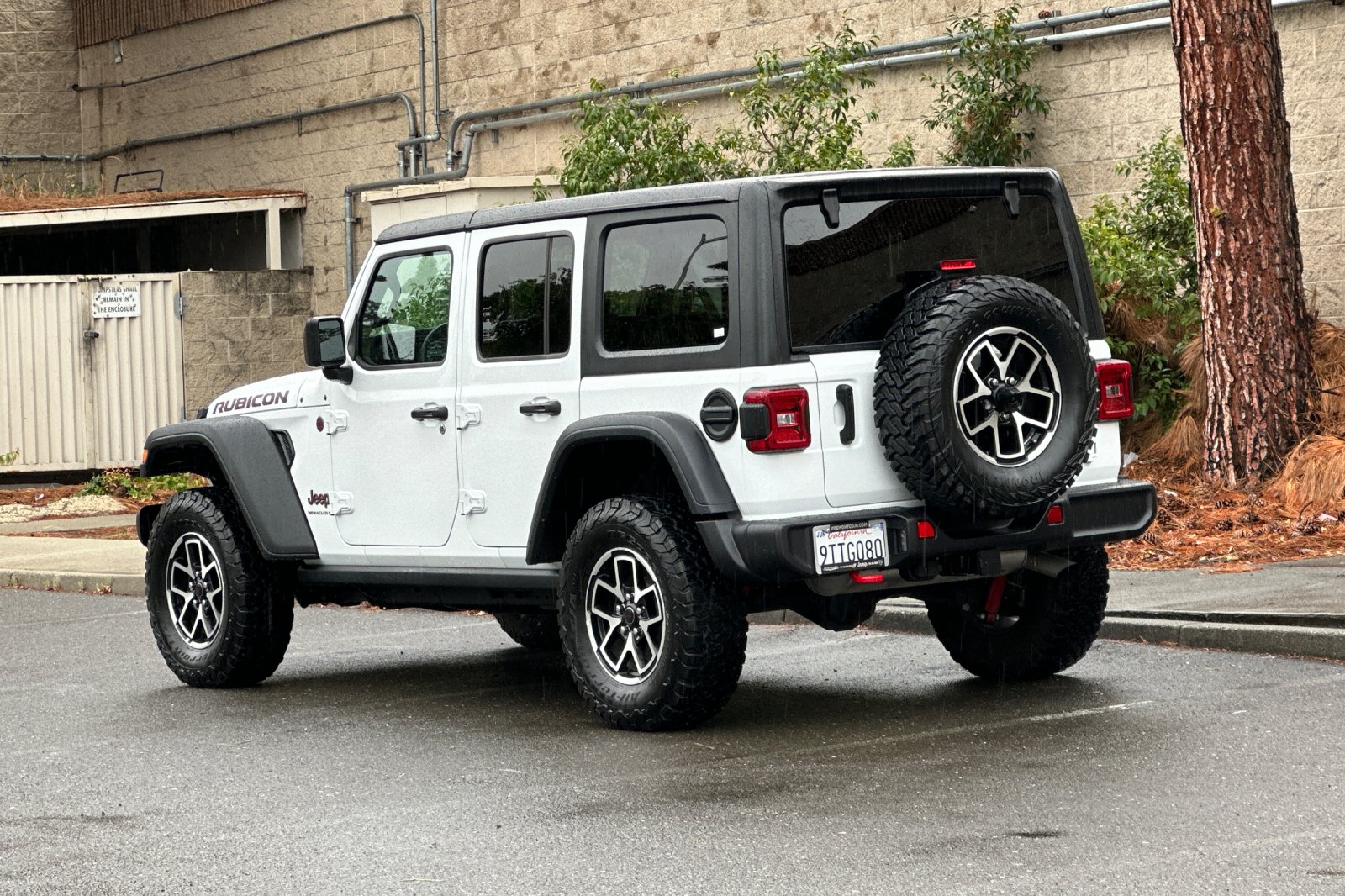 Used 2025 White Jeep Rubicon image 5