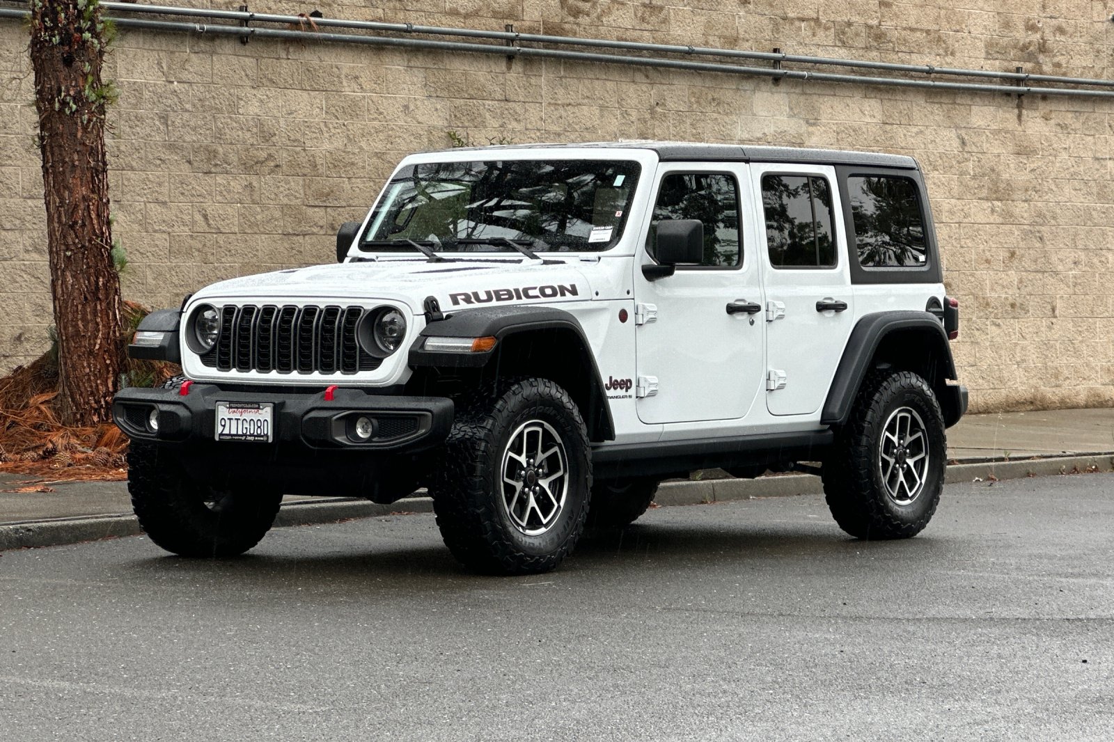 Used 2025 White Jeep Rubicon image 7