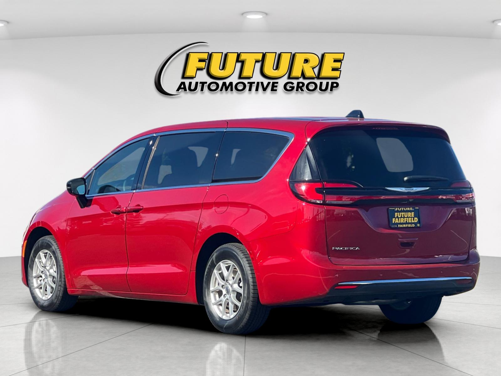 Used 2025 Red Chrysler Select image 5