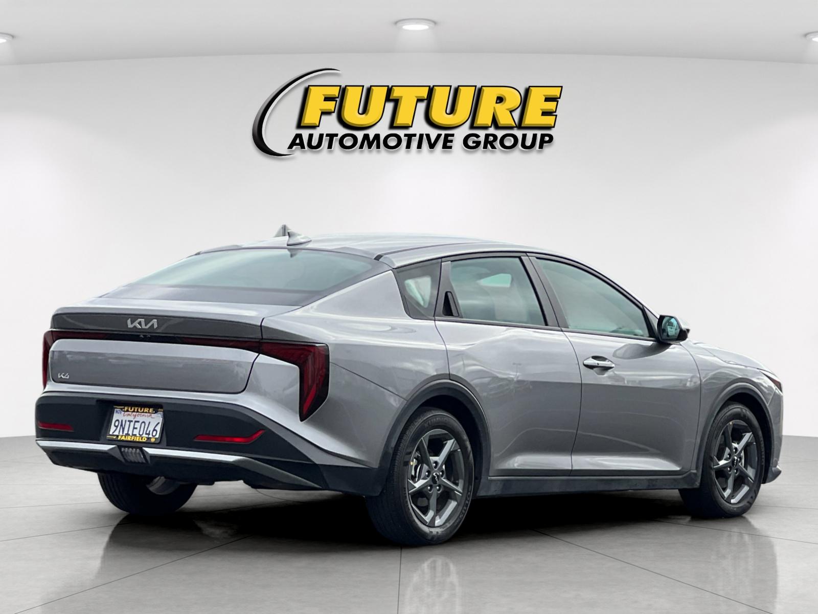 Used 2025 Gray Kia LXS image 3