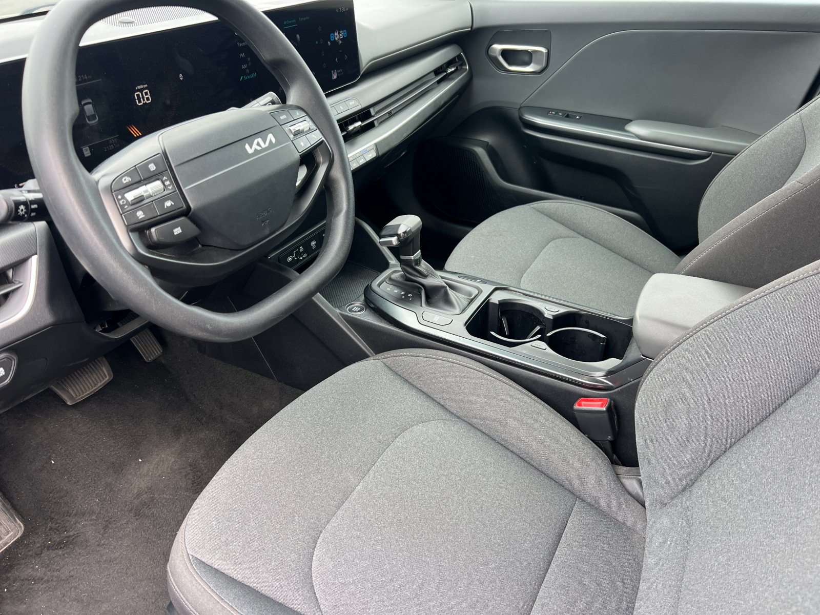 Used 2025 Gray Kia LXS image 9