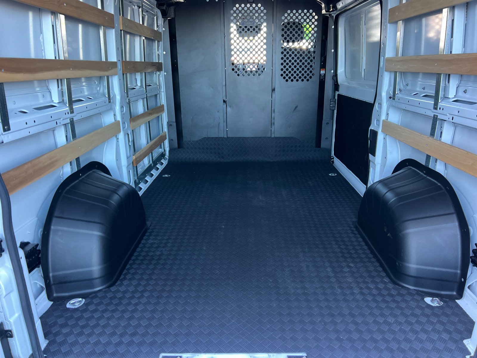Used 2025 White Ram Base image 13