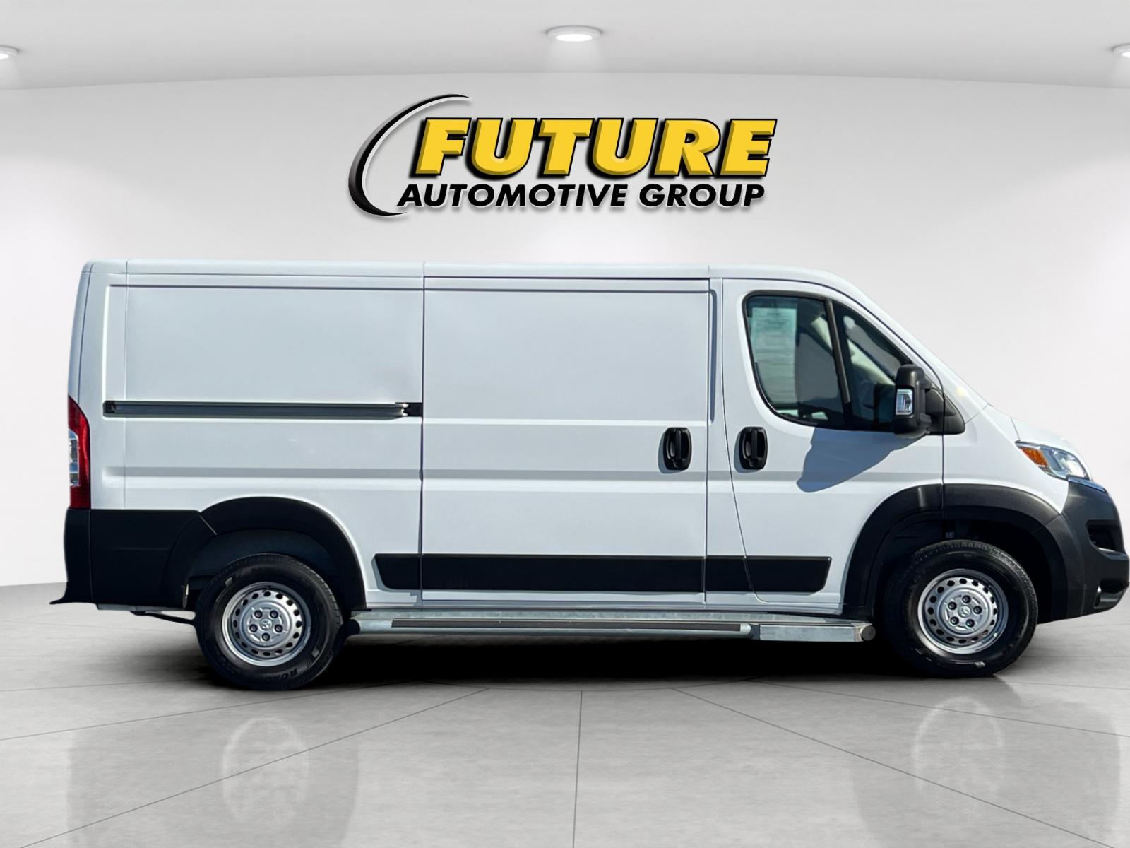 Used 2025 White Ram Base image 2