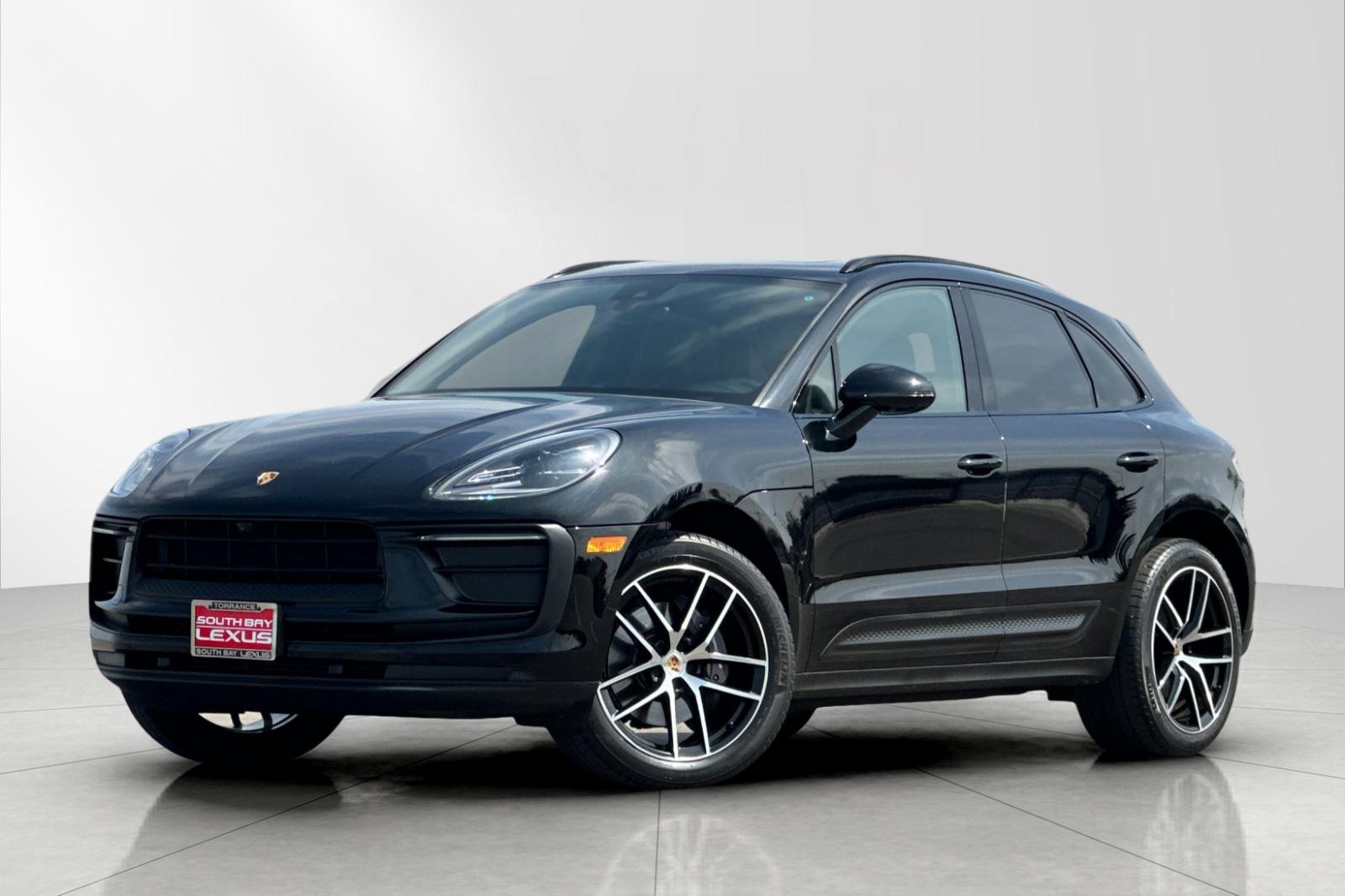 2022 Porsche Macan -'s photo