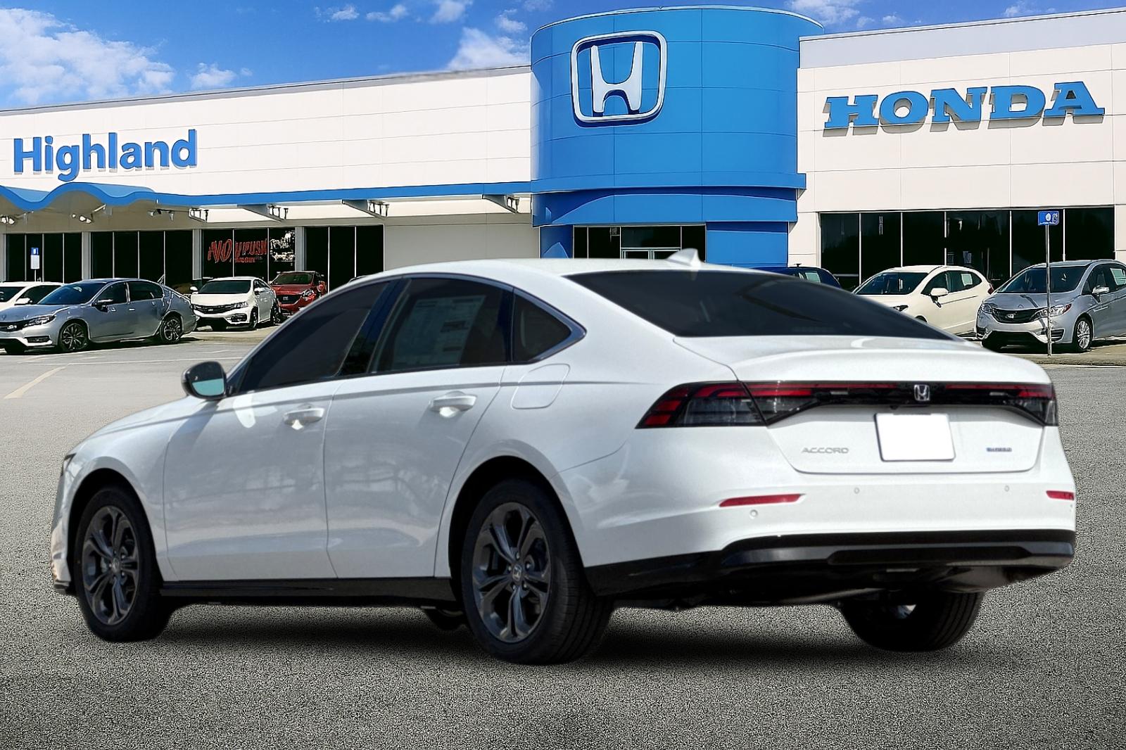 New 2026 Platinum White Pearl Honda EX-L image 3