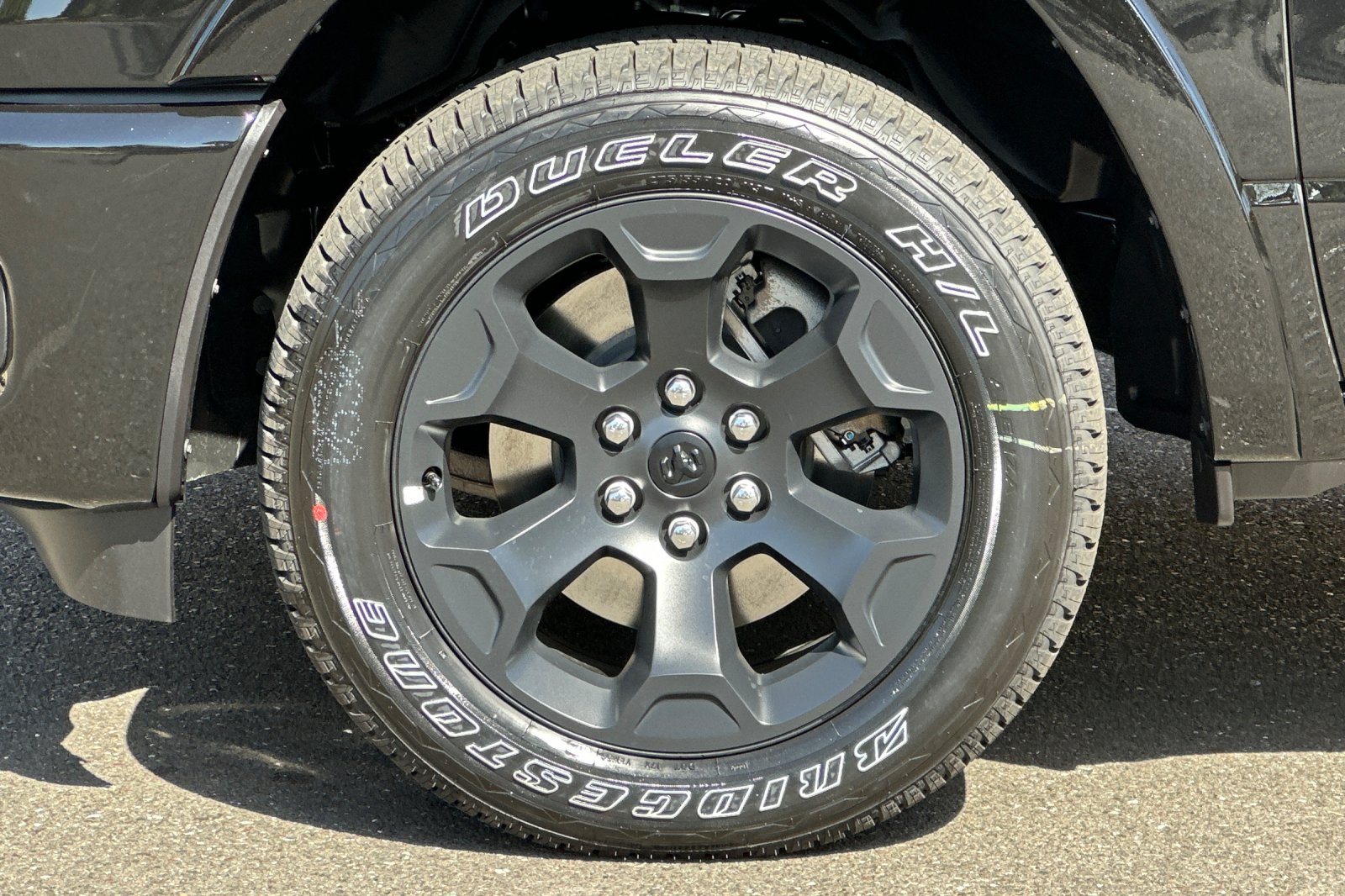 New 2026 Diamond Black Crystal Pearl-Coat Exterior Paint RAM Big Horn/Lone Star image 23