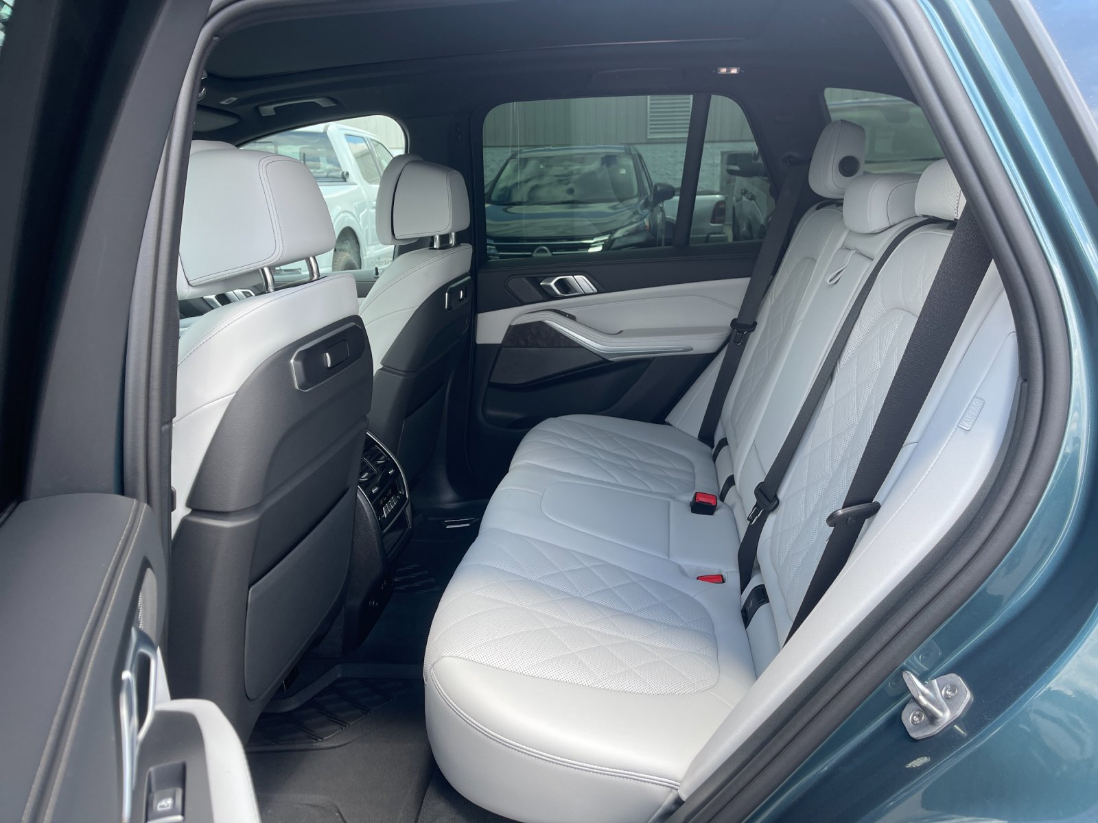 Used 2025 Blue BMW xDrive40i image 14