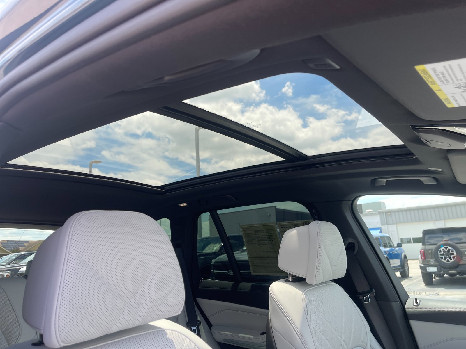 Used 2025 Blue BMW xDrive40i image 19