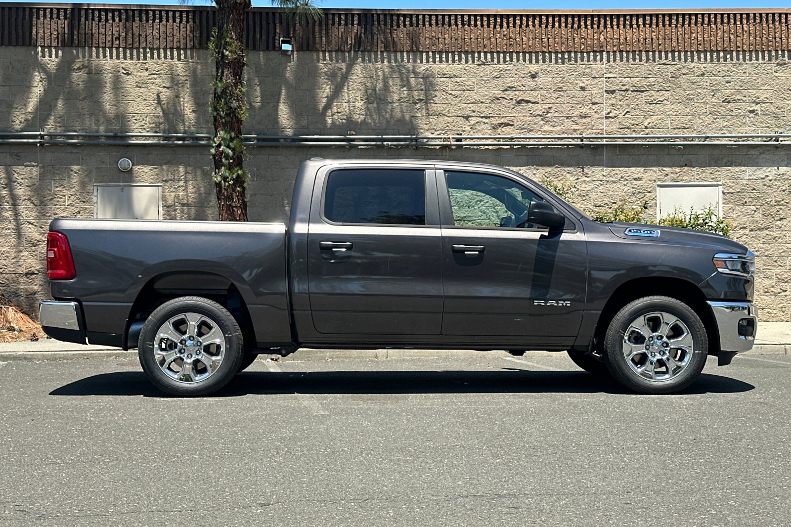 New 2026 Granite Crystal Metallic Clear-Coat Exterior Paint RAM Big Horn/Lone Star image 2