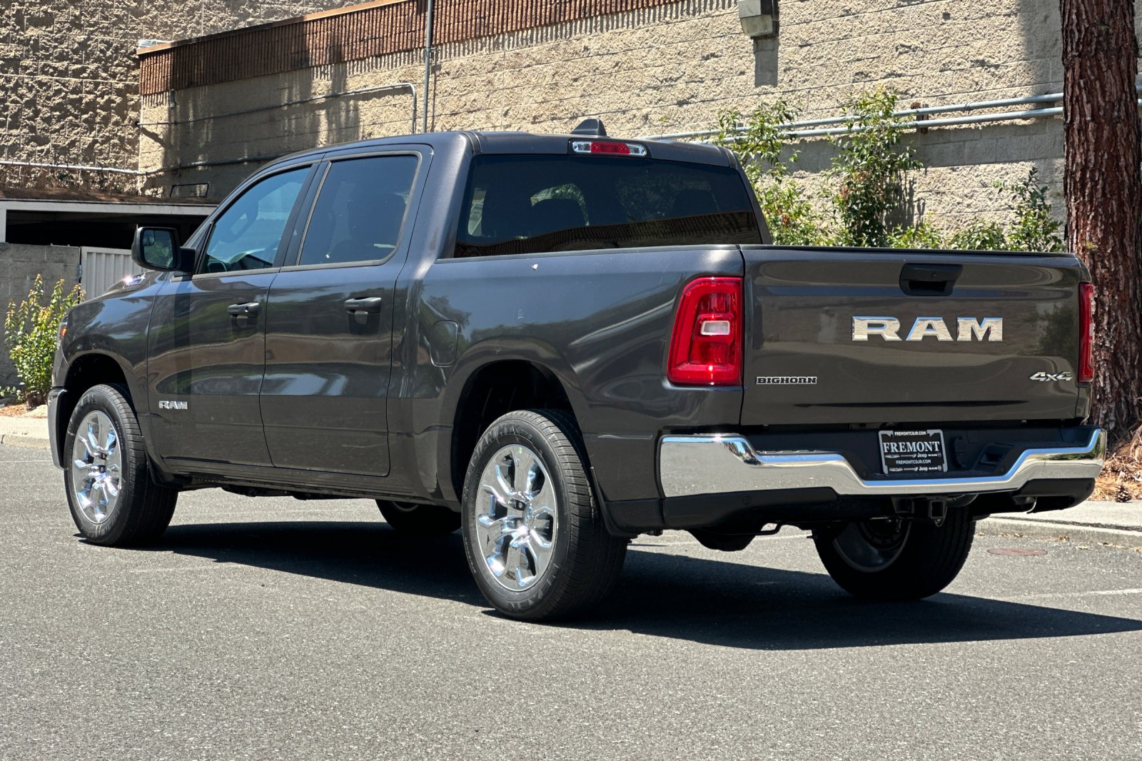 New 2026 Granite Crystal Metallic Clear-Coat Exterior Paint RAM Big Horn/Lone Star image 5