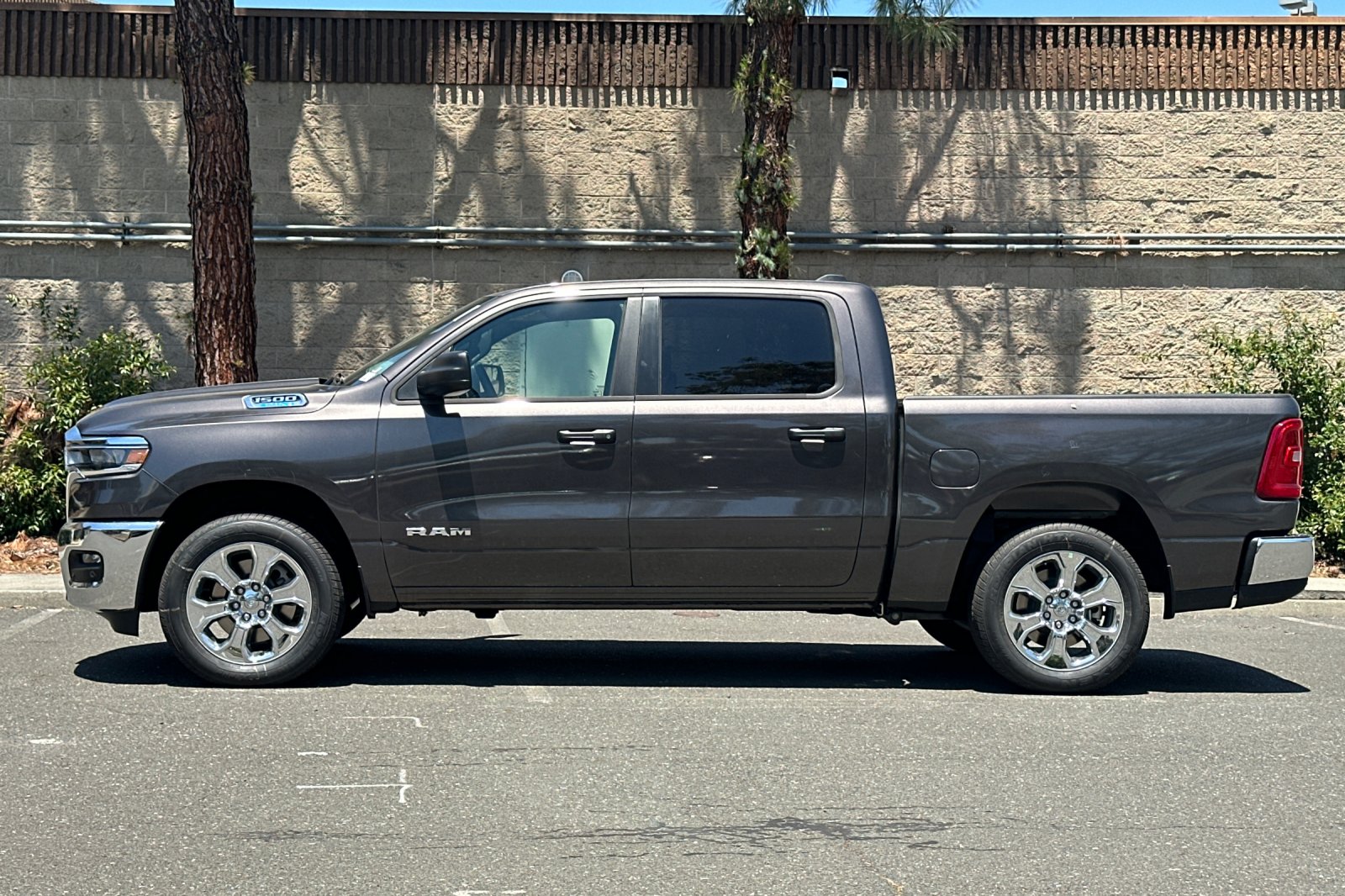 New 2026 Granite Crystal Metallic Clear-Coat Exterior Paint RAM Big Horn/Lone Star image 6