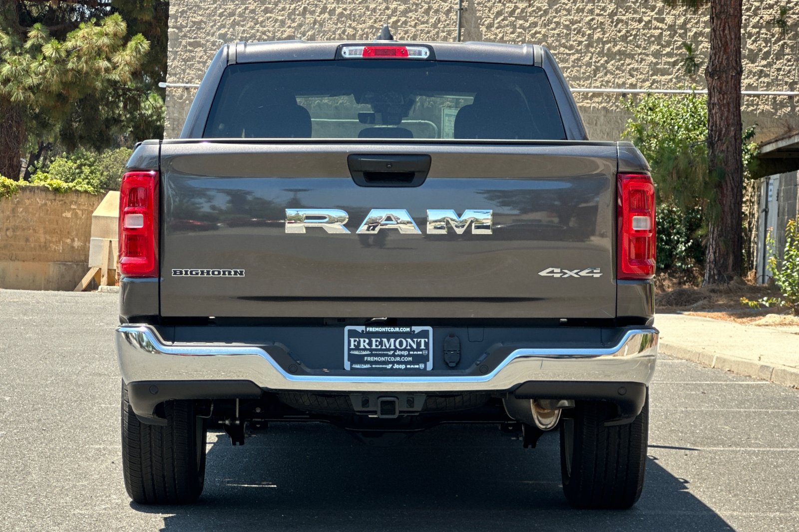 New 2026 Granite Crystal Metallic Clear-Coat Exterior Paint RAM Big Horn/Lone Star image 4