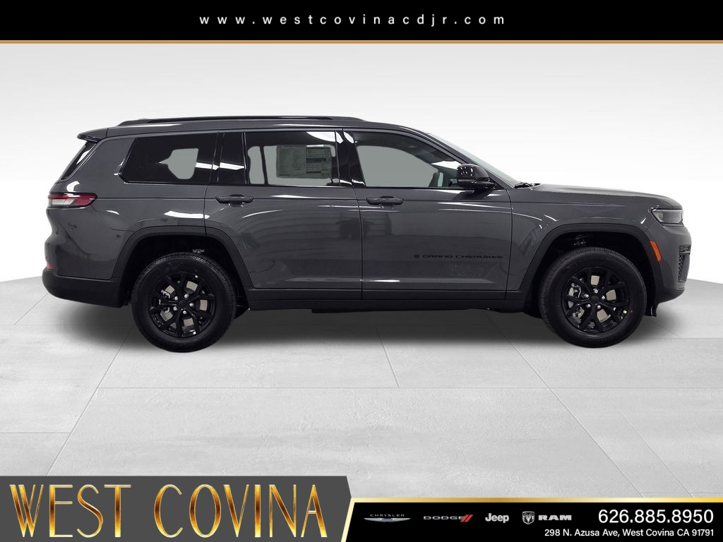 New 2026 Baltic Gray Metallic Clear-Coat Exterior Paint Jeep Laredo image 4