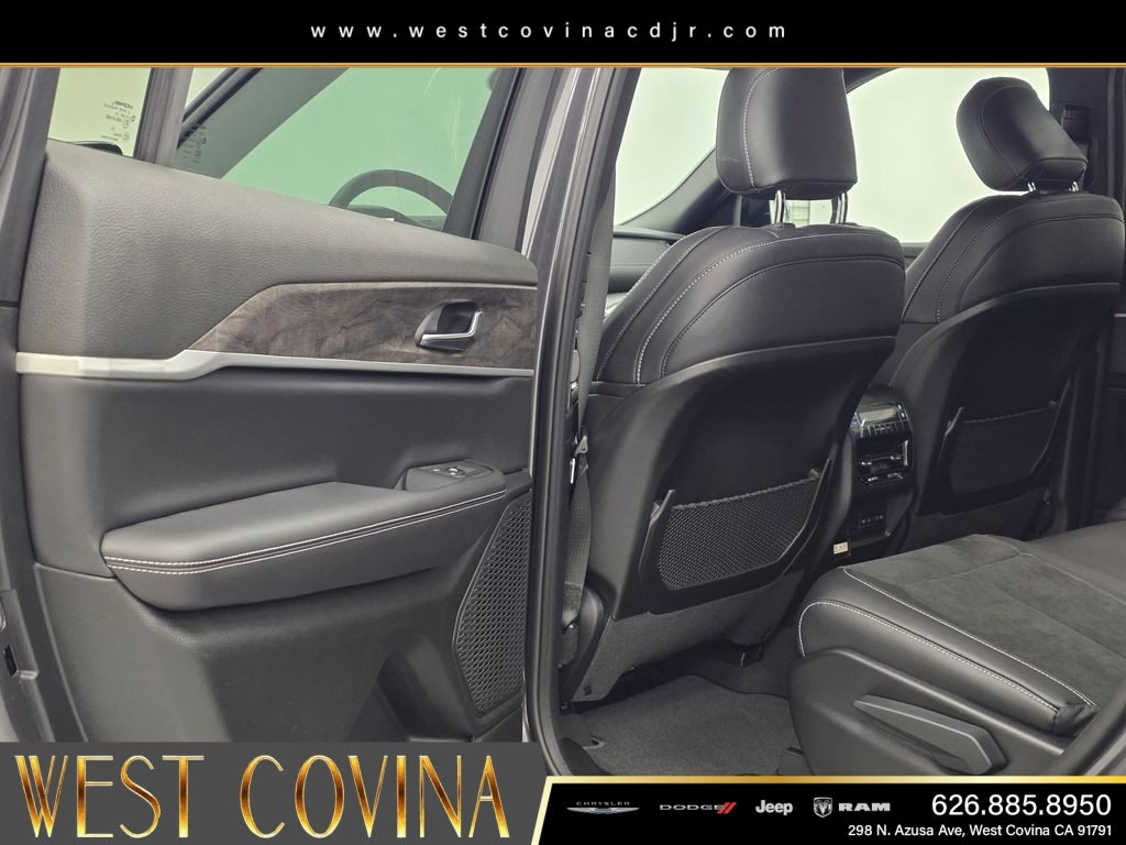 New 2026 Baltic Gray Metallic Clear-Coat Exterior Paint Jeep Laredo image 10
