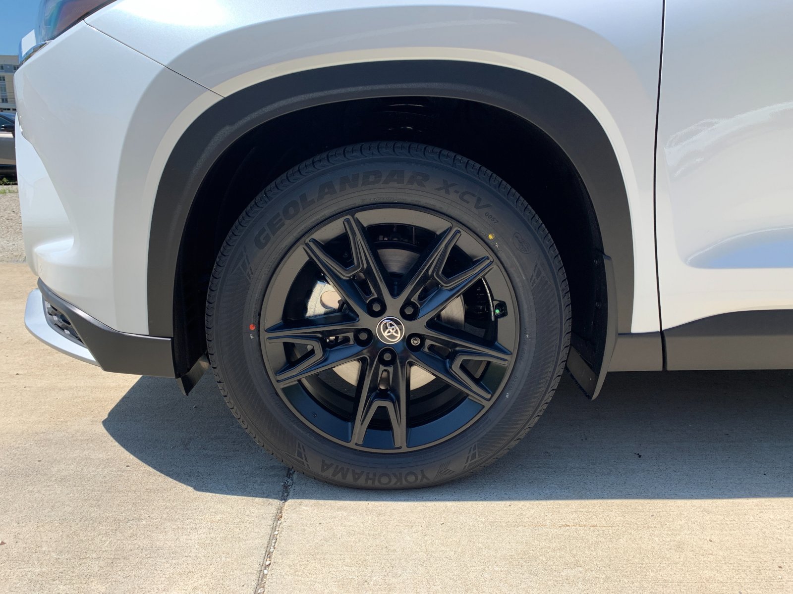 New 2026 Wind Chill Pearl Toyota Hybrid MAX Platinum image 34
