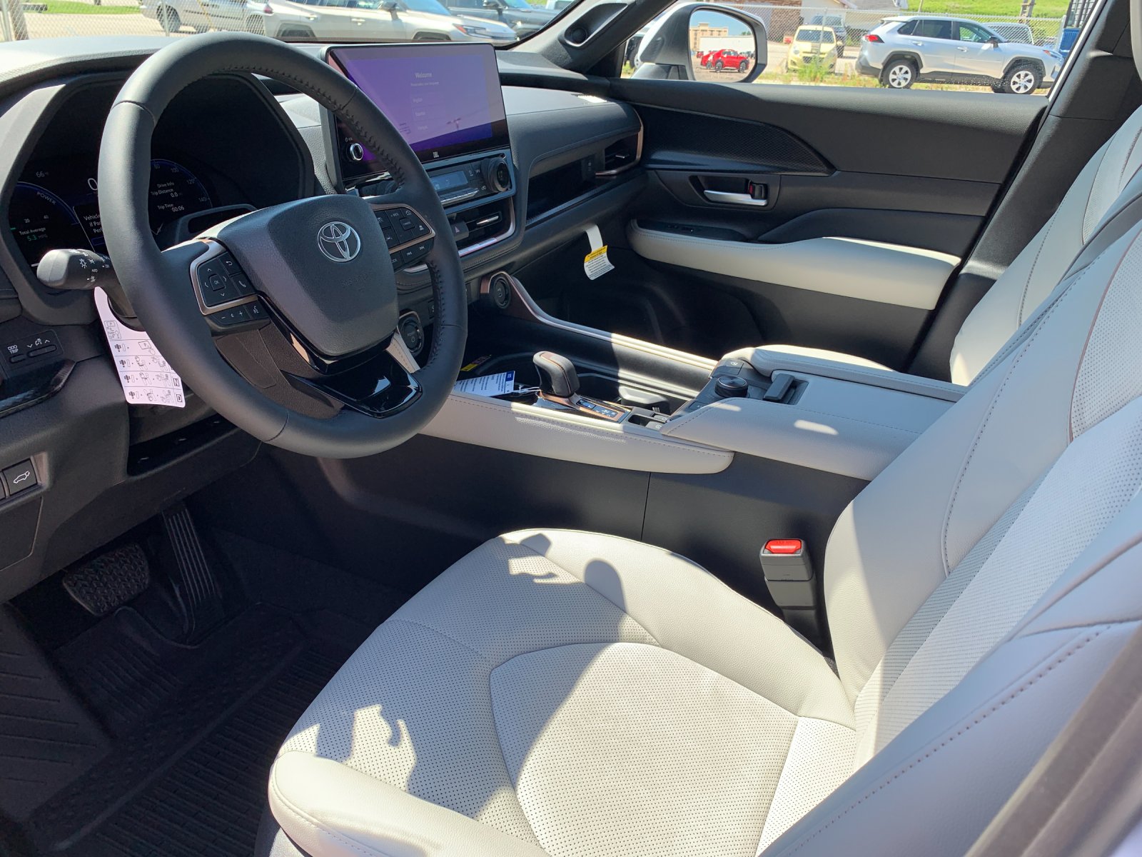 New 2026 Wind Chill Pearl Toyota Hybrid MAX Platinum image 10