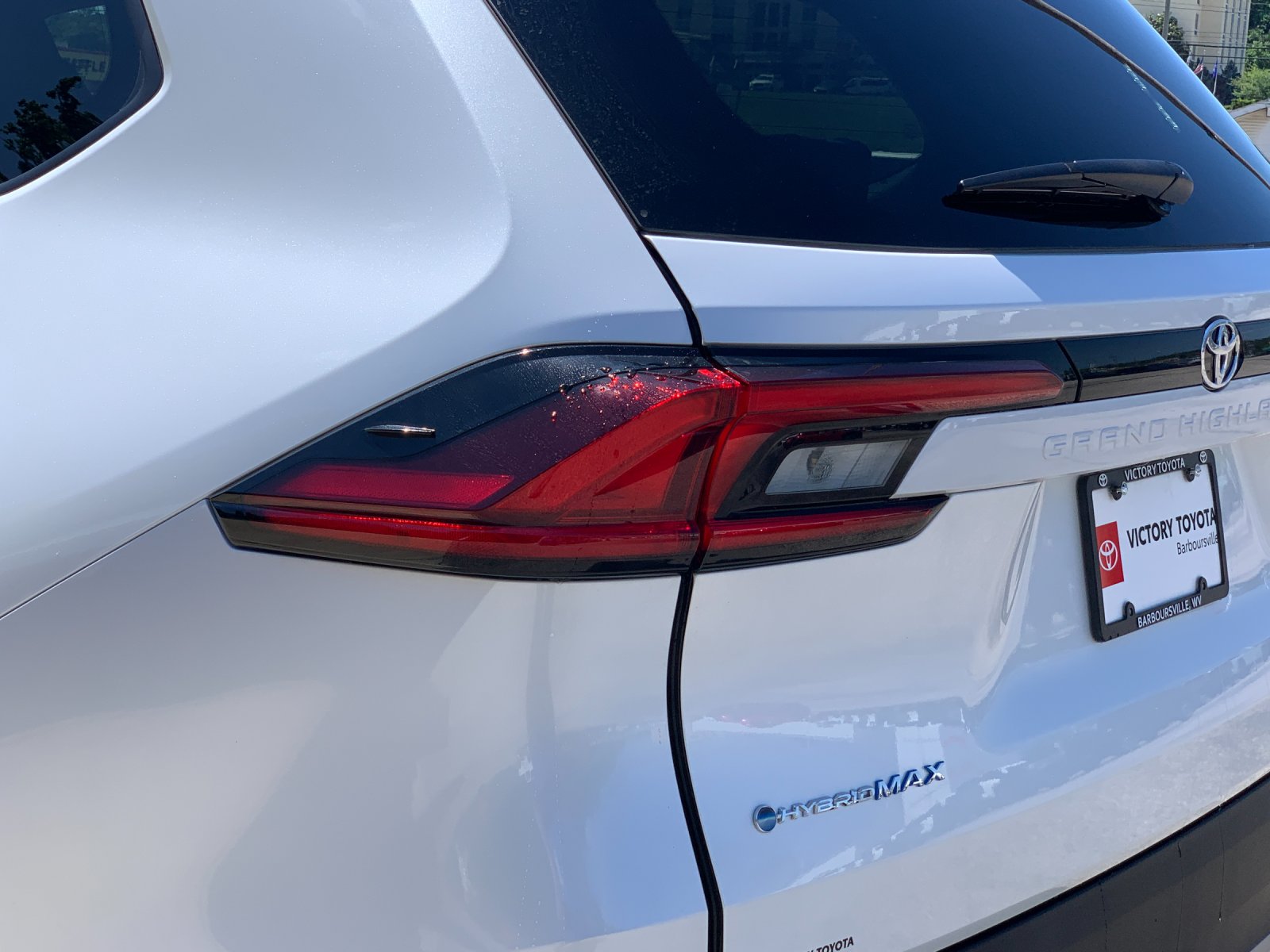 New 2026 Wind Chill Pearl Toyota Hybrid MAX Platinum image 35