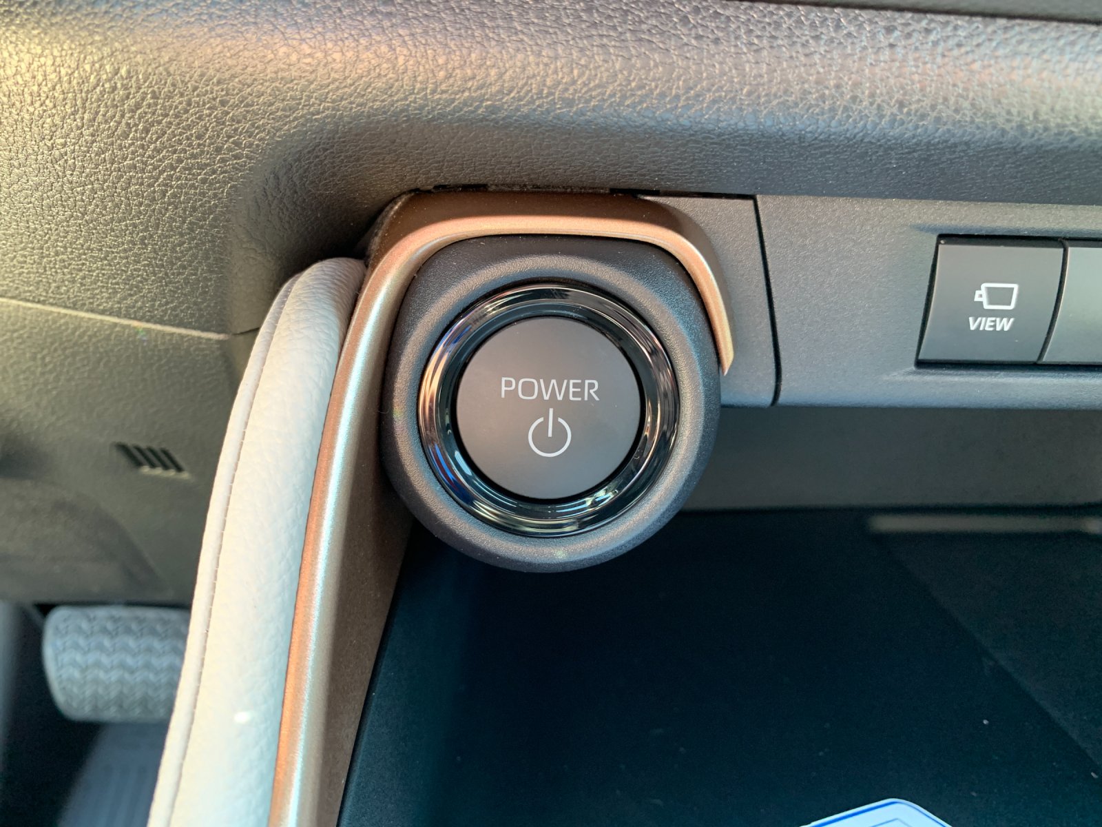 New 2026 Wind Chill Pearl Toyota Hybrid MAX Platinum image 27