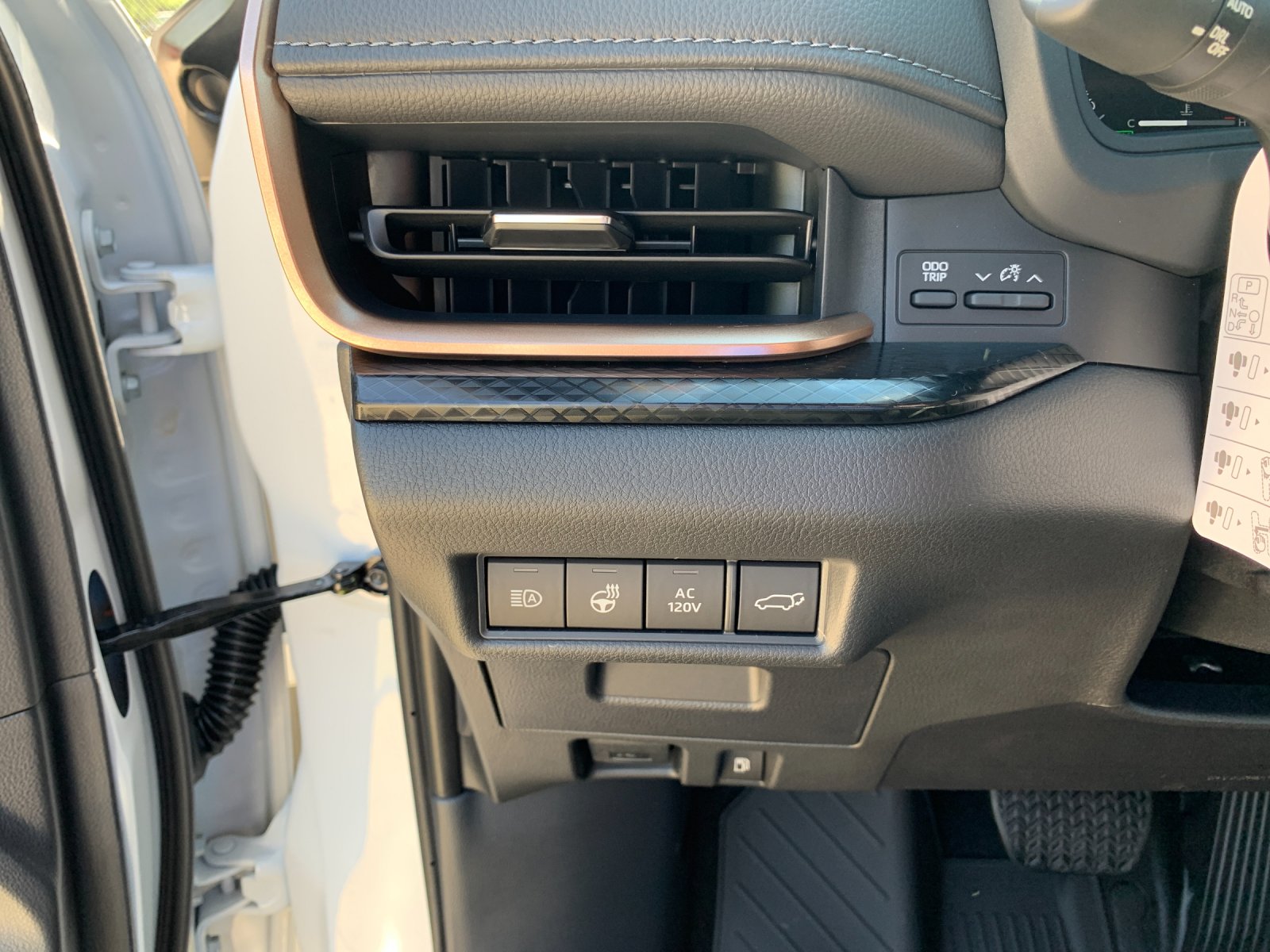 New 2026 Wind Chill Pearl Toyota Hybrid MAX Platinum image 33