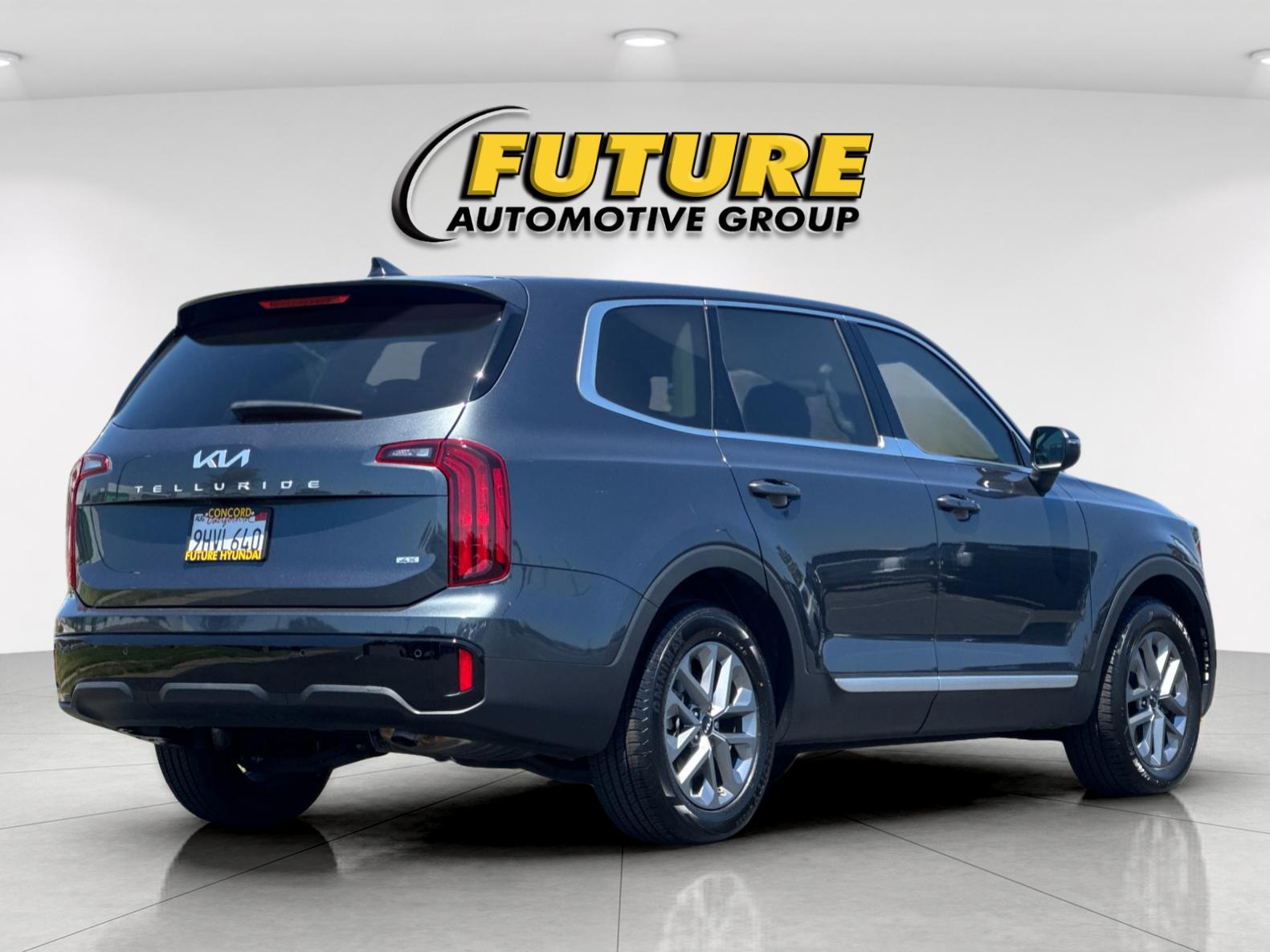 Used 2024 Gray Kia LX image 3