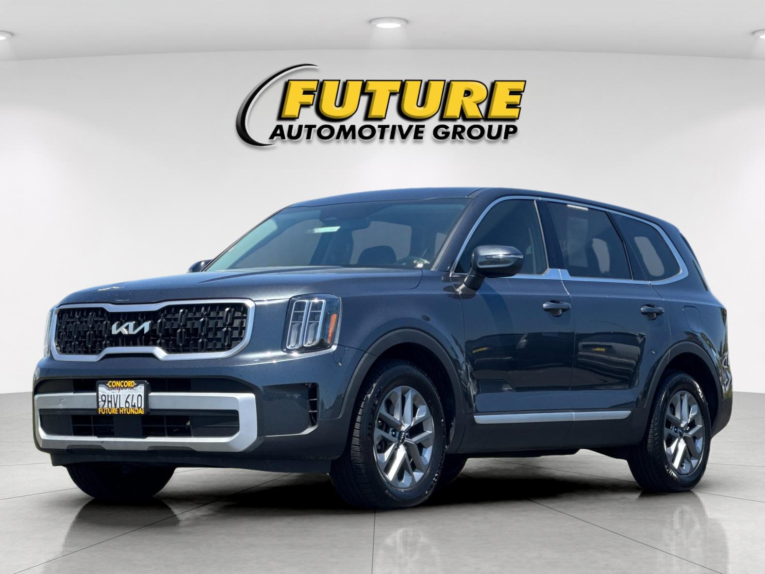 Used 2024 Gray Kia LX image 7