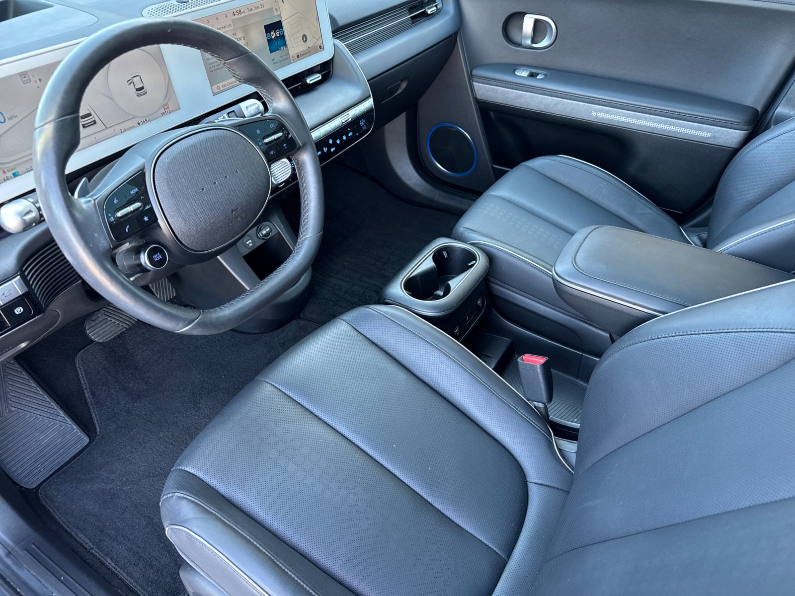 Used 2024 Green Hyundai Limited image 9