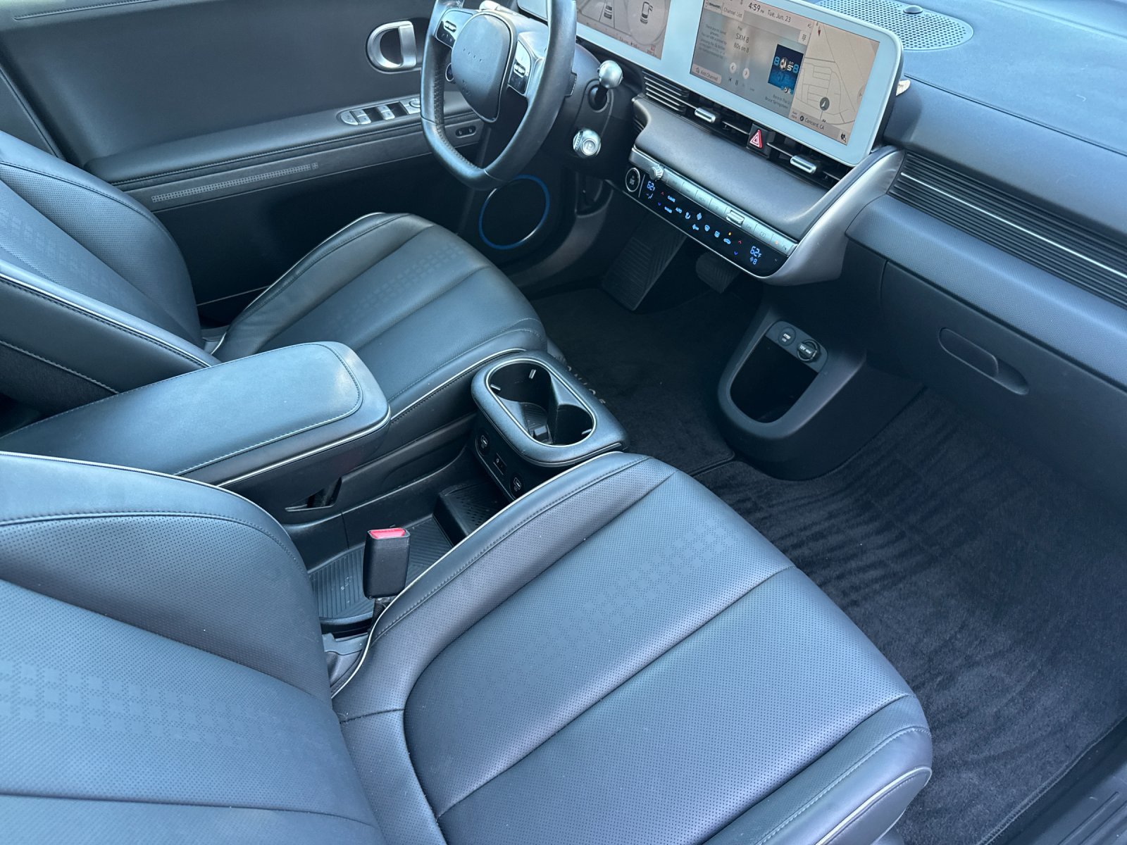 Used 2024 Green Hyundai Limited image 15