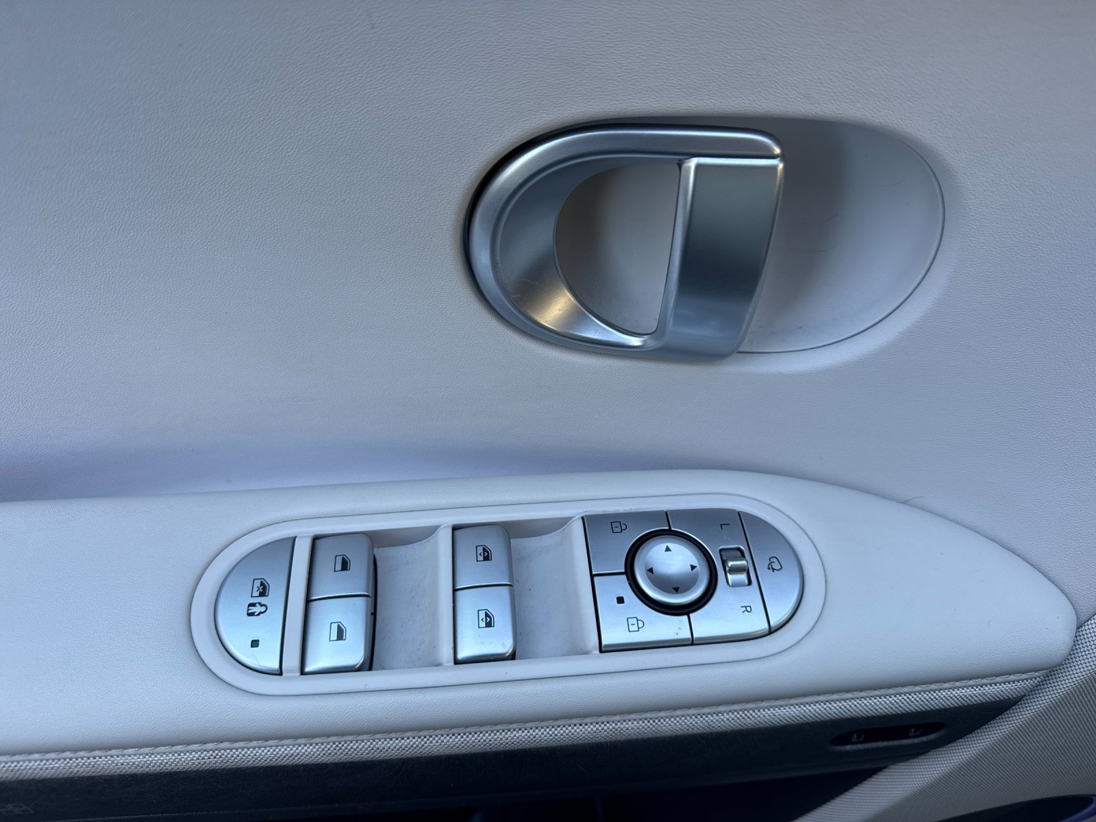Used 2023 Blue Hyundai Limited image 10