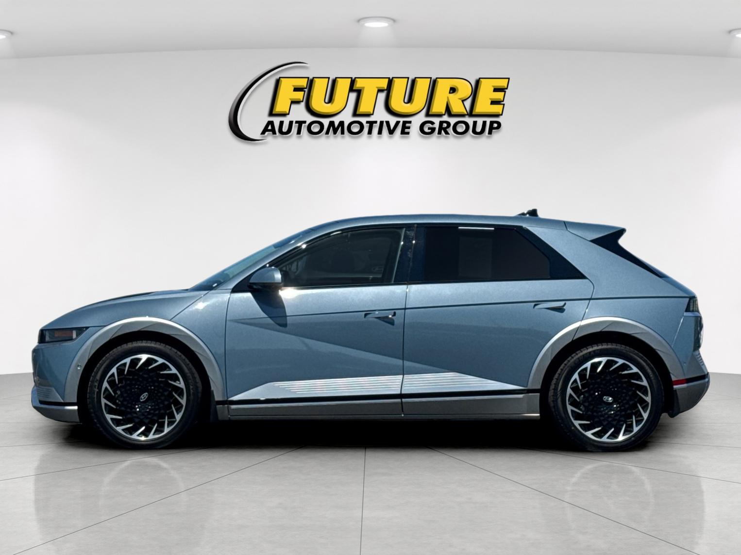 Used 2023 Blue Hyundai Limited image 6