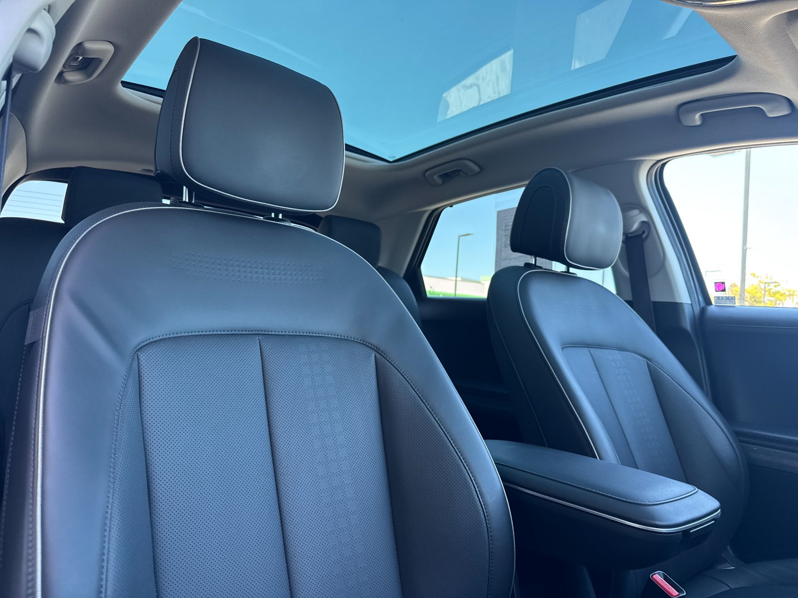 Used 2023 Blue Hyundai Limited image 16