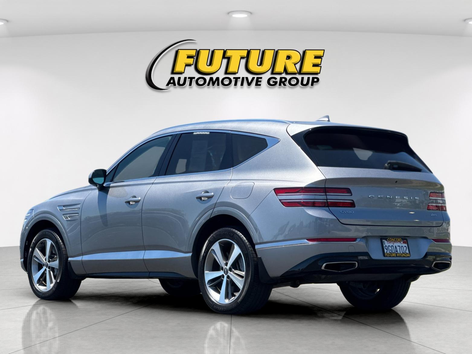 Used 2023 Silver Genesis 2.5T image 5